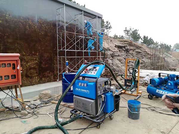 聚脲噴涂機多少錢一臺(圖2) JNJX-H5600(T)型聚脲噴涂機設(shè)備